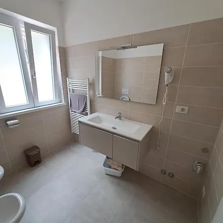 Elisabeth 布雷佐内加尔达