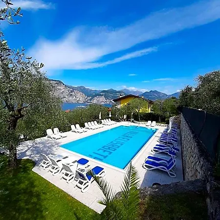 Elisabeth Brenzone sul Garda