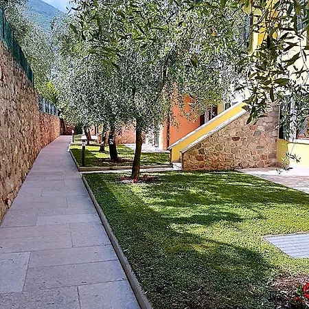 Elisabeth Brenzone sul Garda