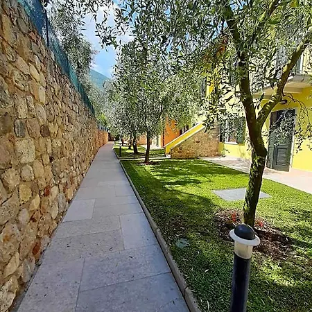 Elisabeth Brenzone sul Garda