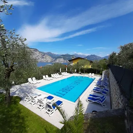 Elisabeth Brenzone sul Garda